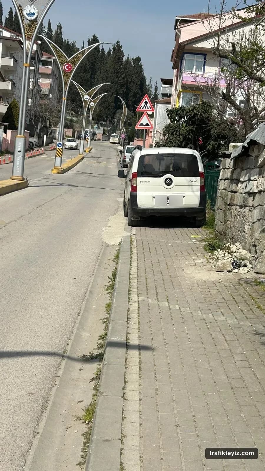 Kaldırama park eden sürücüler